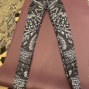 Niyama Sol Black and White Patterned Leggings